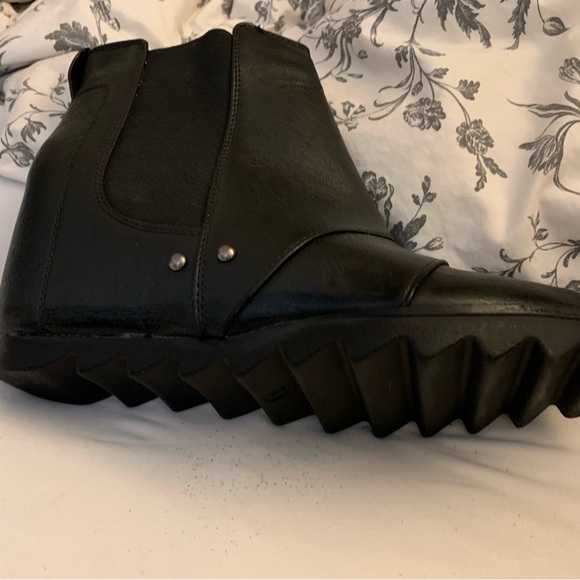 Sorel Black Women's Ankle Boots - Picture 5 of 5
